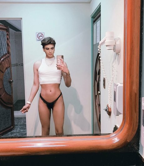 lucianaa ferrer actrice nue collection