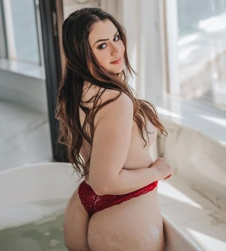 Fabricia Freitas jolie actrice archive