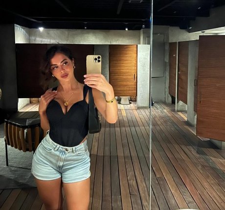 ssezzzenn modèle magnifique collection