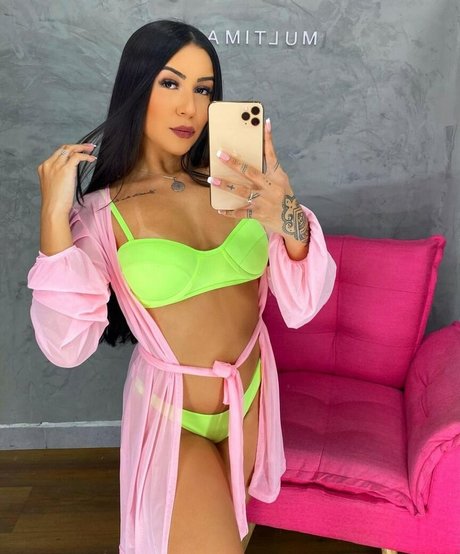 MC Plebeia star du porno parfaite galerie