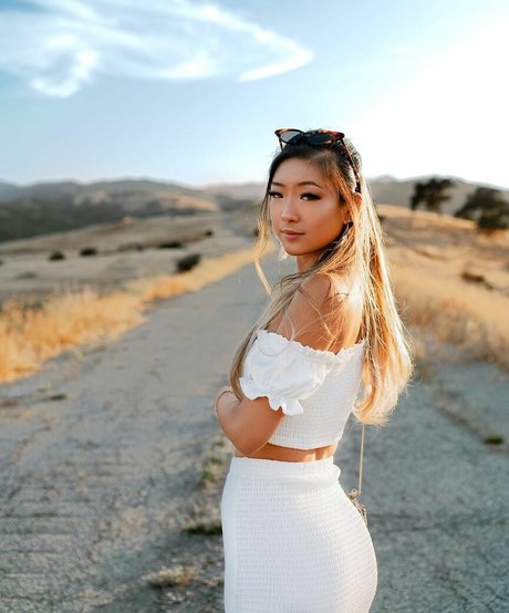 Gloriawuuu modèle xxx img