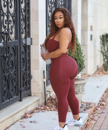 brittney tonee modèle érotique img