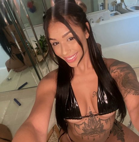 camila cortez modèle adulte photo