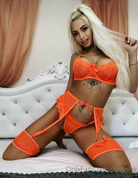 lizzyshy star du porno belle archive