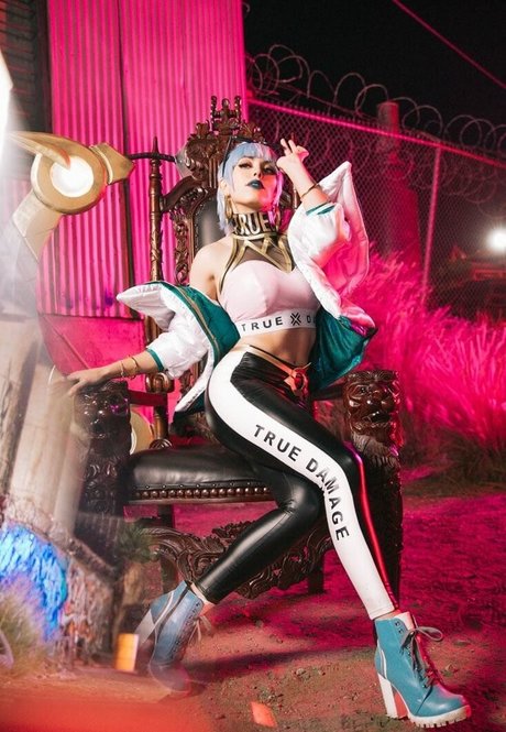 cosplay uniquement pour les fans jolie et gratuite photo