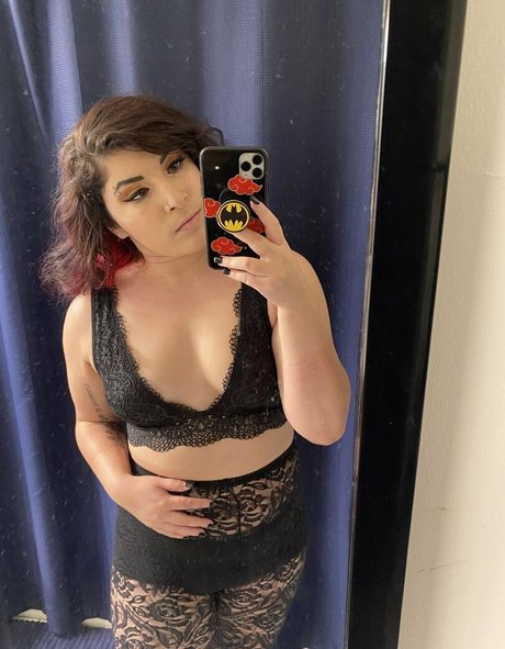 FandomReactions modèle érotique image