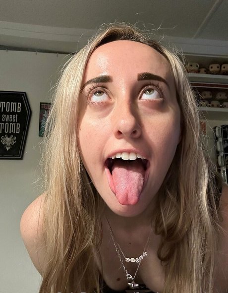 FandomReactions modèles nus img