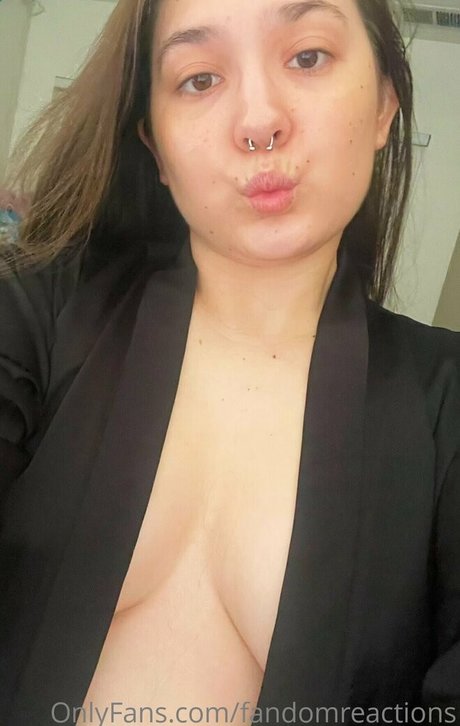 FandomReactions actrice de nus img