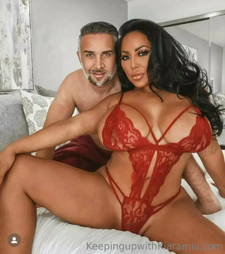 theonlykiaramia joli modèle galeries