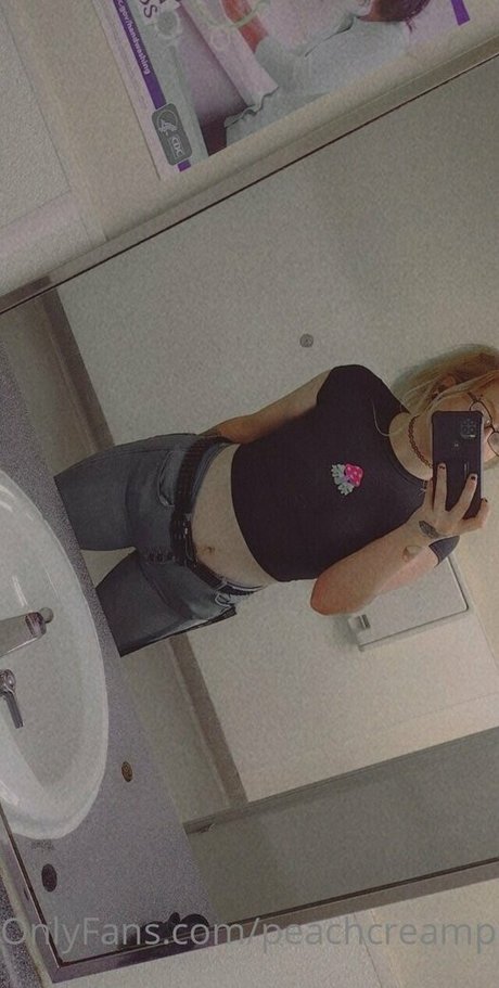 peachcreampii modèle chaud image