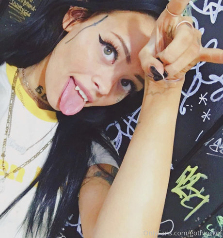 Gothjockof actrice chaude img