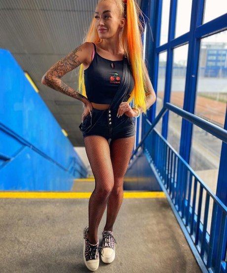 Daisy Lee modèle de sexe archive