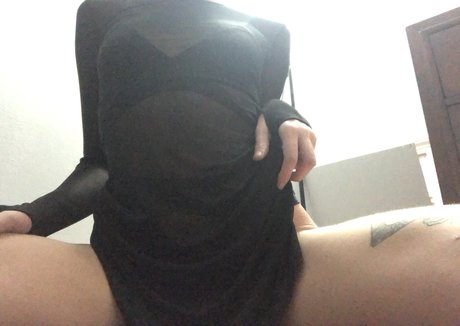 Ayallakarina actrice nue photo