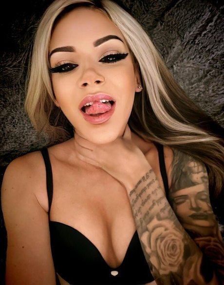 Thezombieac modèles nus photo