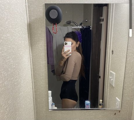 Tiffany Botello modèle porno images