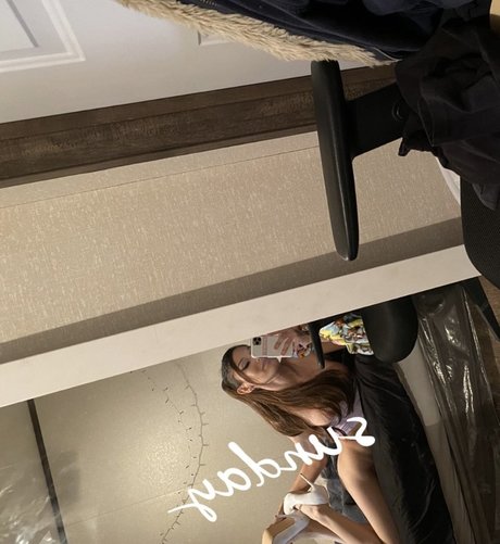 Tiffany Botello belle étoile galeries