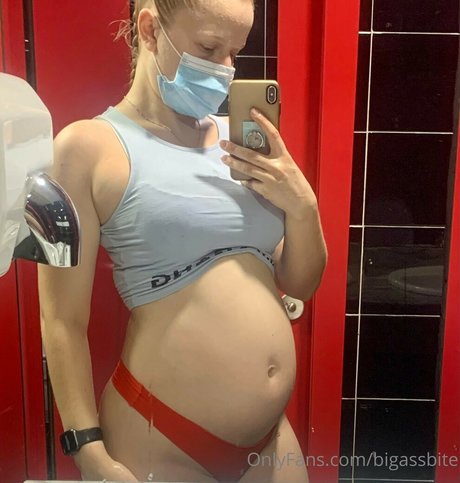 bigassbite jolie star du porno image