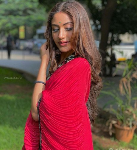 Surbhi Chandna actrice libre photos