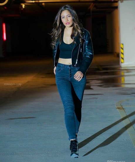 Surbhi Chandna Fotoaufnahmen