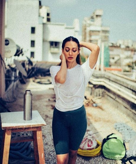 Aahana Kumra modèle exclusif images