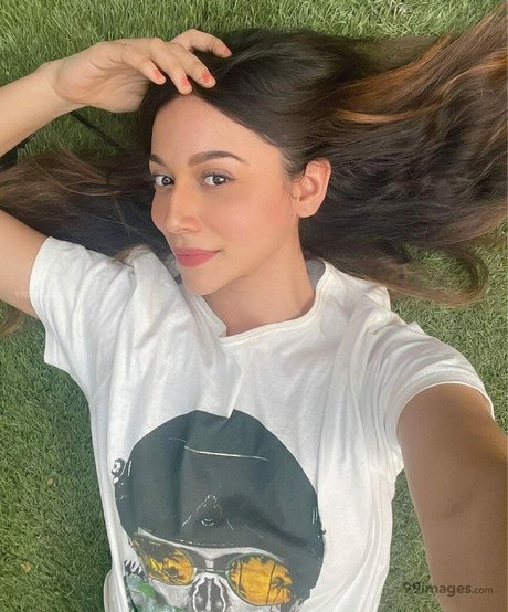 Aahana Kumra star du porno nue des photos