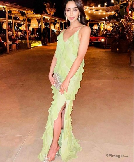 Musskan Sethi modèle adulte des photos