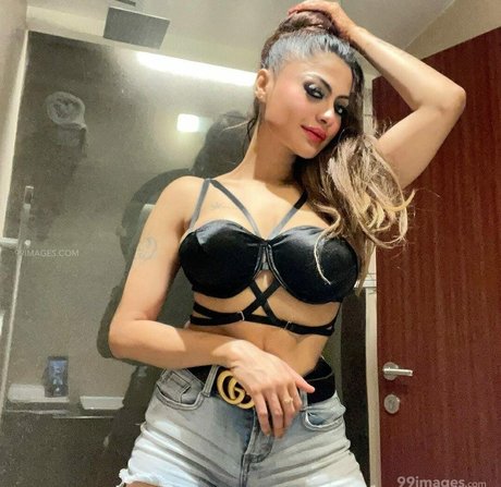 petits seins potelés onlyfans porno parfait img