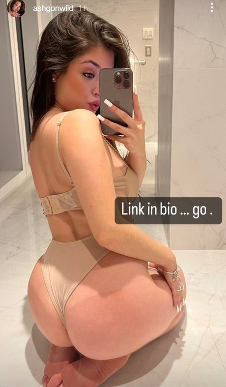 Ashley G nus de stars du porno photo