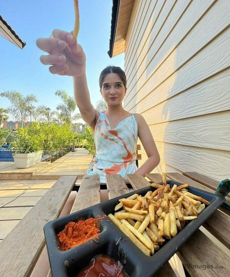 Bhavika Sharma étoile xxx photos