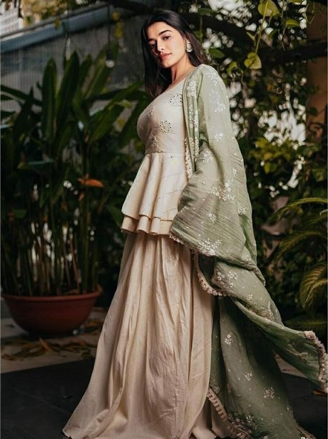 Ketika Sharma étoile exclusive archive