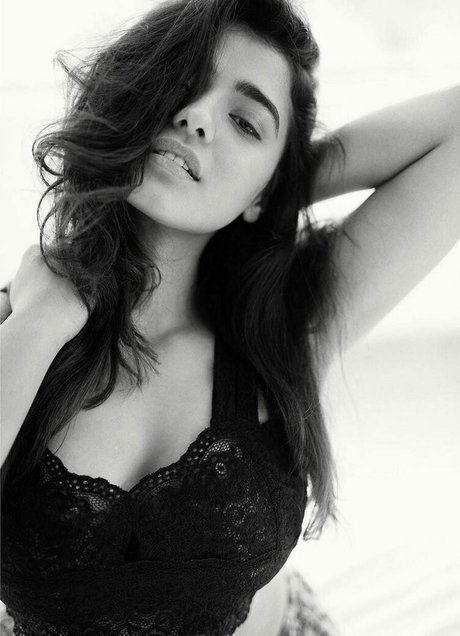 Ketika Sharma modèle xxx collection