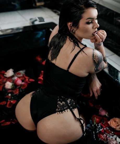 maman ébène onlyfans des nus sympas photo