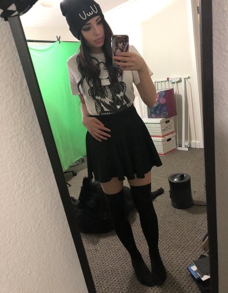 Charleemanderz modèle sexy img