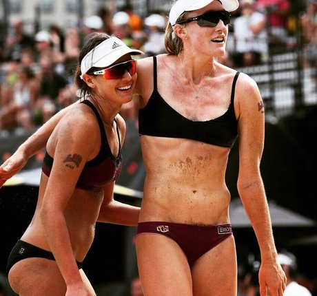 Emily Day star du porno belle des photos