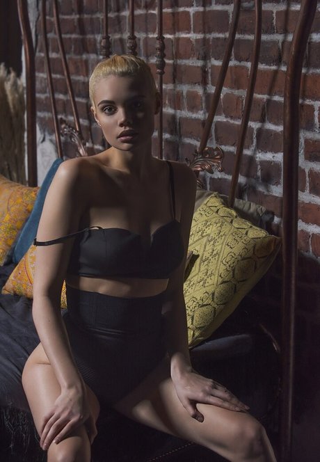 Ksenia Koks modèle xxx image