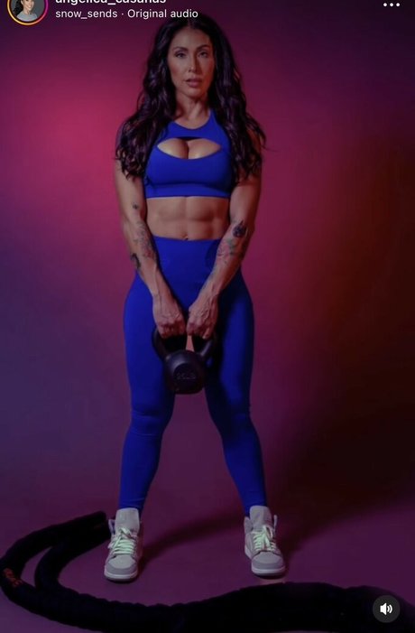 Angel Curves jolie étoile img