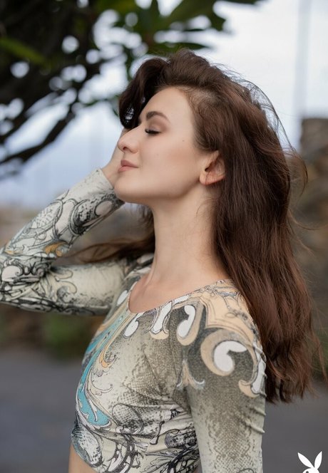 Elina Love star du porno nue des photos