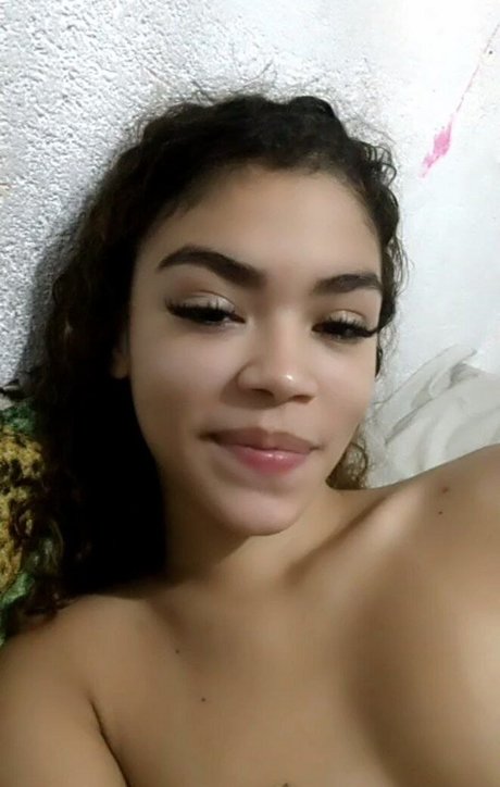 Isinha Silva étoile nue photo