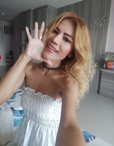 Apple Noodee sexe star photos