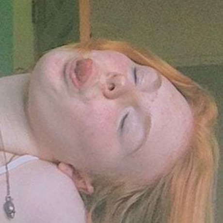 Izzyisdying star du porno sexy photos