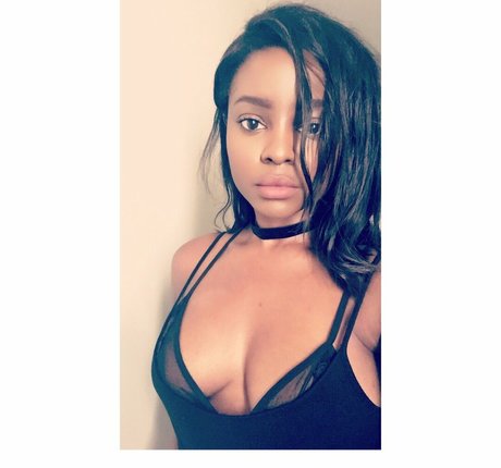 Keisha Buchanan modèle parfait archive