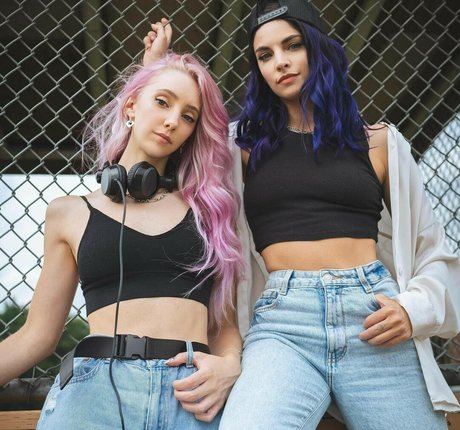 Pykamusic modèle adulte photos