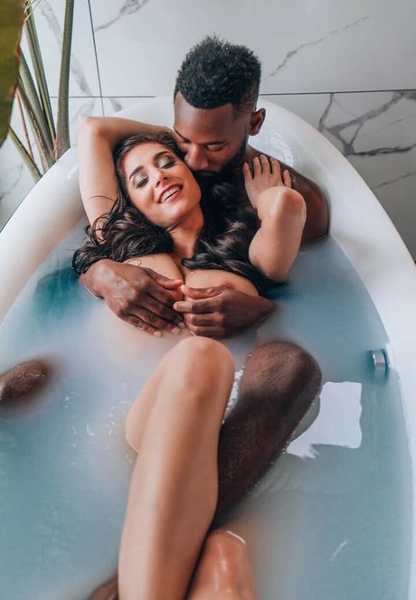 Erika Atomika étoile xxx collection