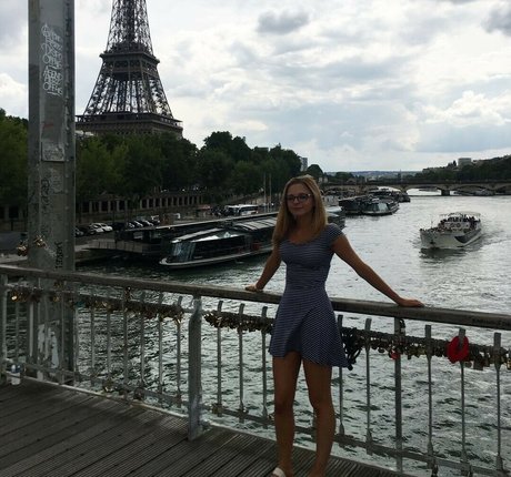 Aurora Straus nus étoiles collection