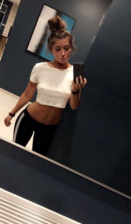 Ally Lyons modèle chaud img