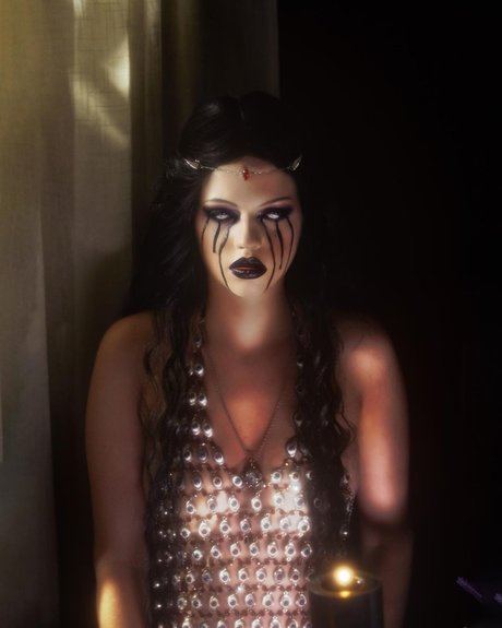 Emma Karla Peet modèle de haute qualité photos