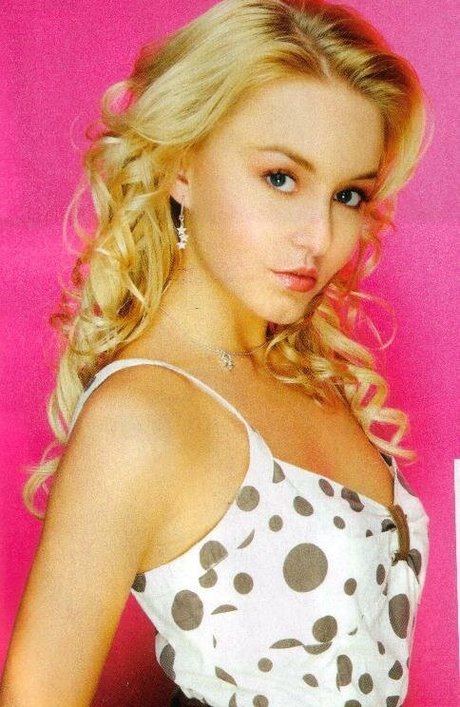 Angelique Boyer étoile gratuite collection