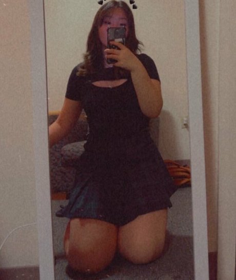 unhingedmindd actrice nue des photos