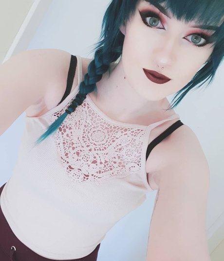 Ashi actrice adulte photos