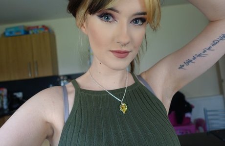 Ashi actrice érotique collection